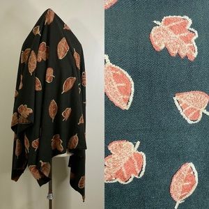 TRENDY FALL LEAVES MEDIUM WEIGHT POLYESTER FARBIC SOME STRETCH